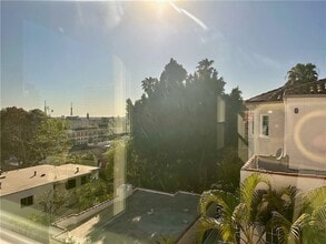 6330 Franklin Ave in Los Angeles, CA - Building Photo - Building Photo