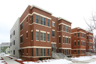 Emerson Square Apartments in Evanston, IL - Building Photo - Building Photo