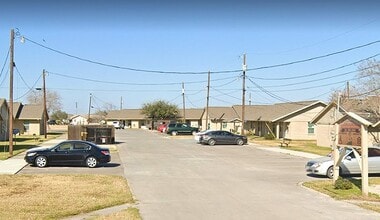 520 E Orange Ave in Orange Grove, TX - Building Photo - Building Photo
