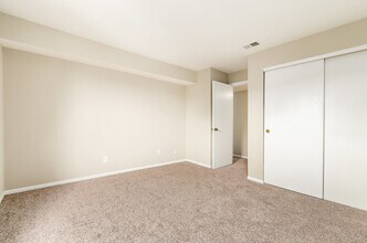 2064 Park Run Dr in Columbus, OH - Building Photo - Building Photo