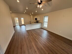 1305 N Chicago Ave in Lubbock, TX - Building Photo - Building Photo