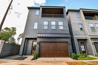 11028 Avenu Malkenu in Houston, TX - Building Photo - Building Photo