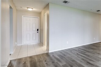 904 Jarmilla Ln in Ft. Myers, FL - Building Photo - Building Photo