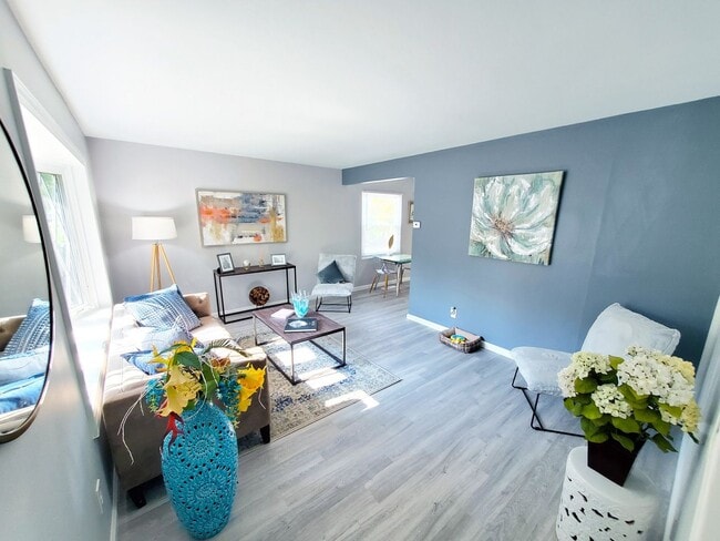 19707 Meadowlark Ln in Warrensville Heights, OH - Building Photo - Building Photo