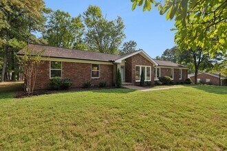 8113 Dozier Pl in Brentwood, TN - Foto de edificio - Building Photo