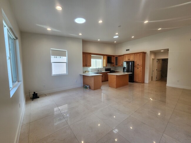 10528 Tuxford St, Unit 10530