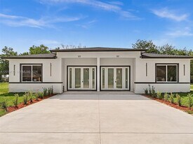 313 S 13th St in Fort Pierce, FL - Building Photo