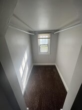 1016 E Brookside Dr in Fairmont, WV - Building Photo - Building Photo