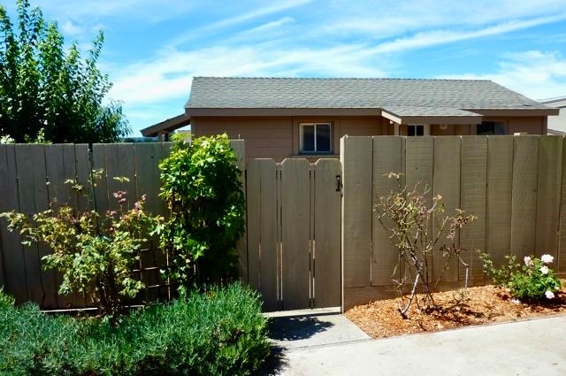 380 Trinity Ave in Seaside, CA - Building Photo - Building Photo