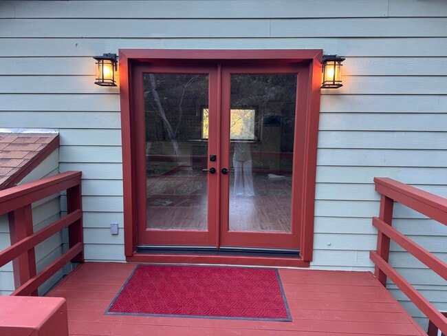 1734 Topanga Skyline Dr, Unit B in Topanga, CA - Foto de edificio - Building Photo