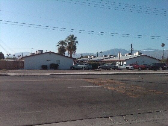 Ave 44 Apartments in Indio, CA - Foto de edificio - Building Photo