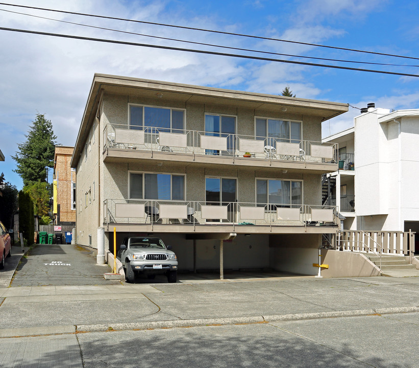 D'Kai Apartments in Seattle, WA - Building Photo