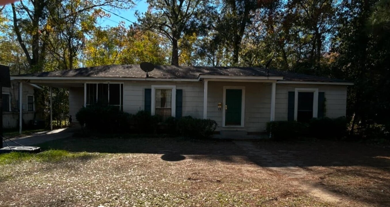 517 Timothy Ln in Hattiesburg, MS - Building Photo