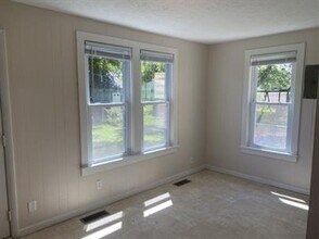 1412 N Champaign St in Champaign, IL - Building Photo - Building Photo