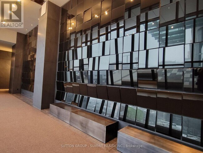 8 Interchange Wy in Vaughan, ON - Building Photo - Building Photo