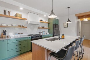 70 Greystone Ln in Newbury, NH - Building Photo