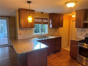 20 Wild Berry Dr in Cranston, RI - Building Photo - Building Photo