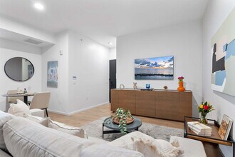 398 NE 5th St, Unit SI ID1372286P in Miami, FL - Foto de edificio - Building Photo