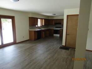 240 Dixon Rd, Unit 240A in Glens Falls, NY - Building Photo - Building Photo