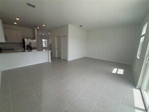 2664 Skyline Lp in Kissimmee, FL - Building Photo - Building Photo