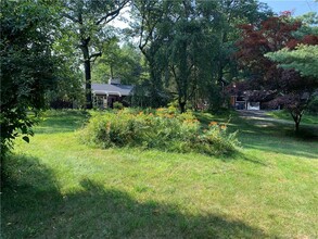 29 Chicken St in Wilton, CT - Building Photo - Building Photo
