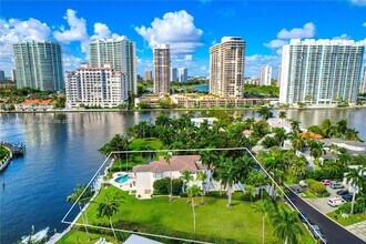 288 S Pkwy in Golden Beach, FL - Building Photo - Building Photo