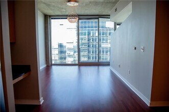 400 W Peachtree St NW in Atlanta, GA - Building Photo - Building Photo