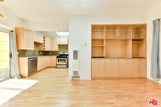 420 Altair Pl in Los Angeles, CA - Building Photo - Building Photo