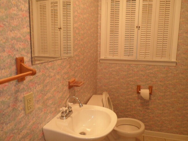 1068 Monteith Branch Rd in Sylva, NC - Building Photo - Building Photo