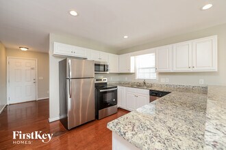 6072 Birkdale Dr in High Point, NC - Building Photo - Building Photo