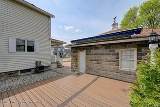 454 Hickory St in Blakely, PA - Building Photo - Building Photo