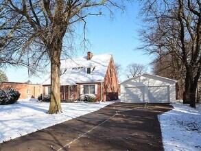 705 E 9th St in Stromsburg, NE - Building Photo - Building Photo