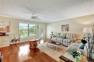 78 Royal Oak Dr in Vero Beach, FL - Building Photo - Building Photo