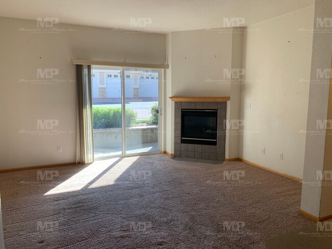 3945 Landings Dr in Fort Collins, CO - Building Photo - Building Photo