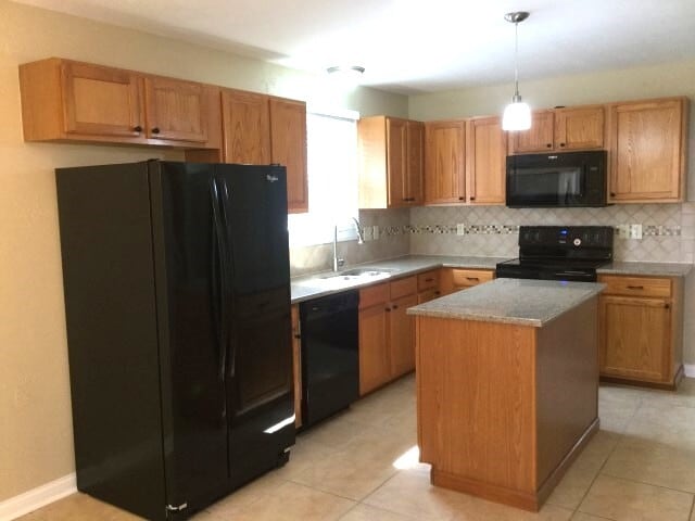 1072 Oxford Dr N in Pataskala, OH - Building Photo - Building Photo