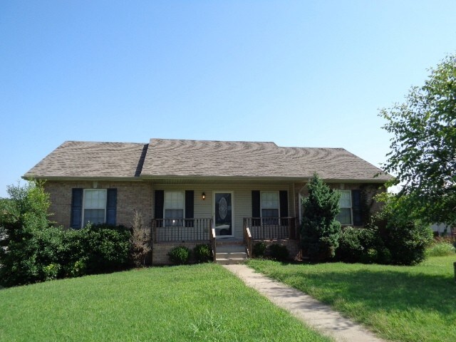 720 Arrowfield Dr in Clarksville, TN - Building Photo