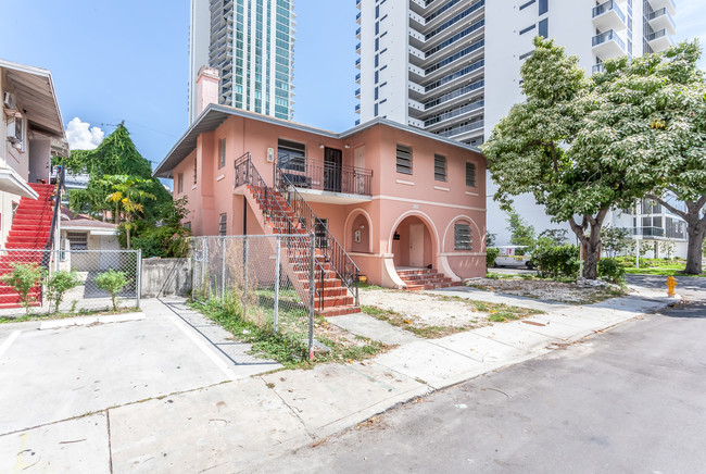 435 NE 26th Ter in Miami, FL - Building Photo - Primary Photo