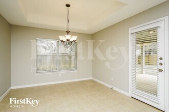 300 Springtree St in Denton, TX - Building Photo - Building Photo