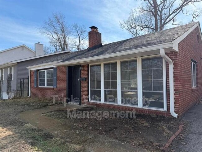 8652 White Ave in Brentwood, MO - Building Photo - Building Photo