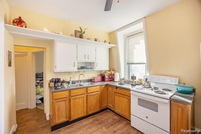 5550 Main St in Dryden, MI - Building Photo - Building Photo