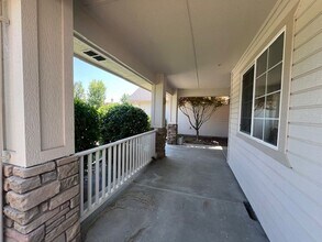 1097 N Cliff Creek Ave in Meridian, ID - Building Photo - Building Photo