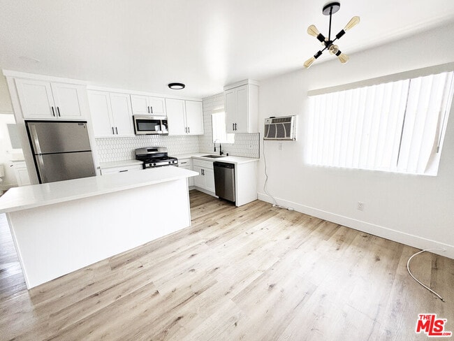 5440 Carlton Way in Los Angeles, CA - Building Photo - Building Photo