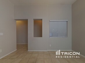 10821 W Elm Ln in Avondale, AZ - Building Photo - Building Photo