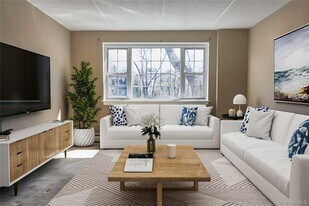 2 Consulate Dr in Tuckahoe, NY - Building Photo