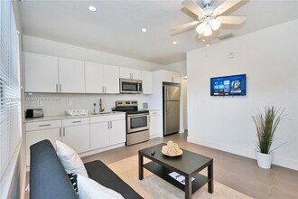 60 NW 76th St in Miami, FL - Building Photo - Building Photo