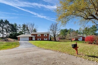 49 Commanche Ct in Granville, OH - Building Photo - Building Photo