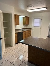 1014 Elm St, Unit UNIT # D in Las Cruces, NM - Building Photo - Building Photo