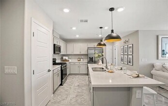 4258 Vivenda St in Las Vegas, NV - Building Photo - Building Photo