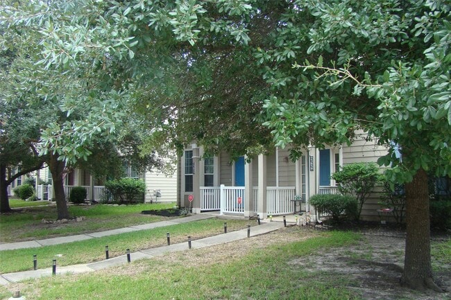 23855 Pebworth Pl in Spring, TX - Foto de edificio - Building Photo