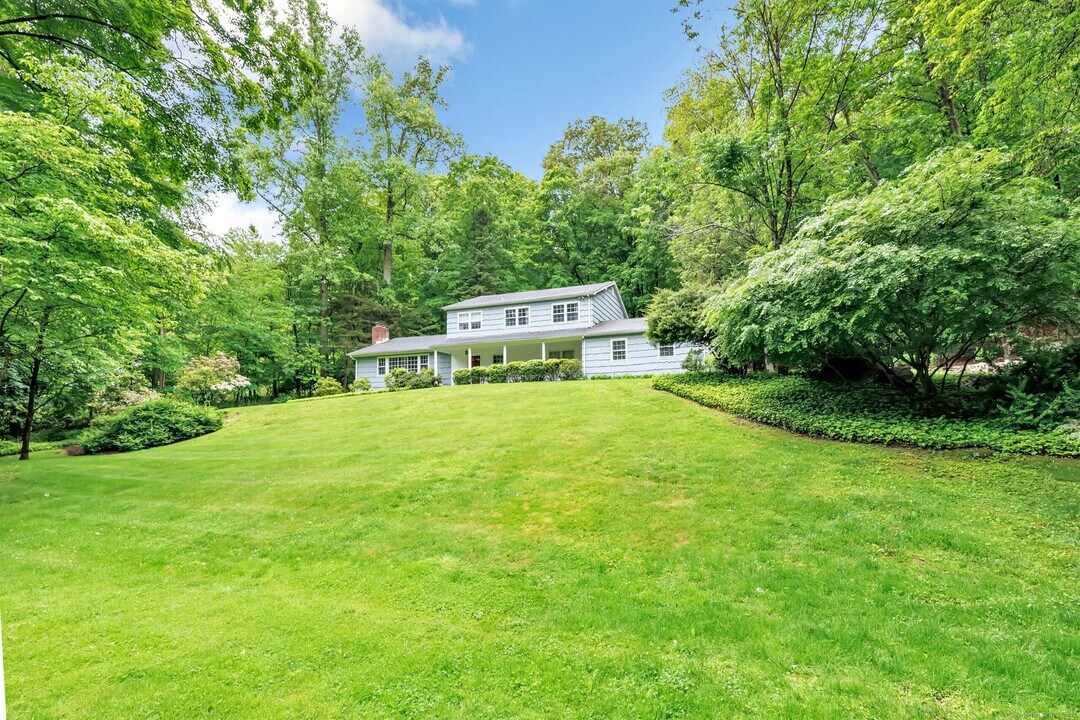 6 Rivergate Woods in Wilton, CT - Building Photo